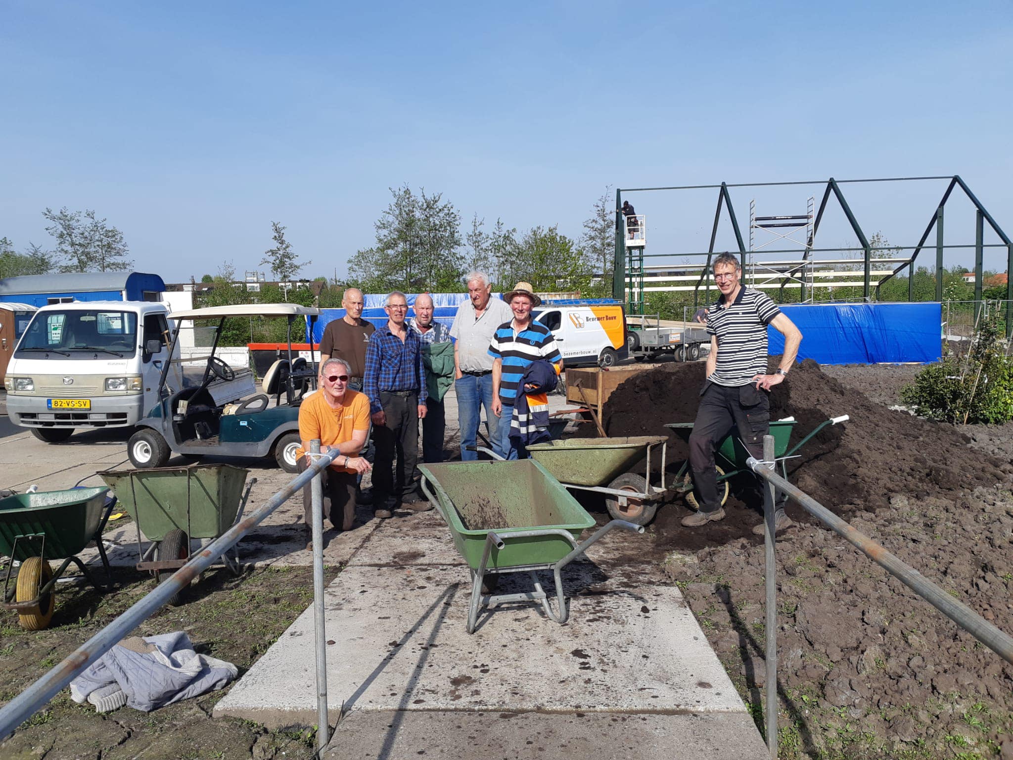 Vrijwilligers druk bezig