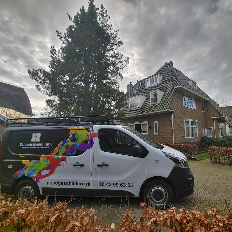 Foto van de schildersbus van schildersbedrijf H&K uit Apeldoorn.